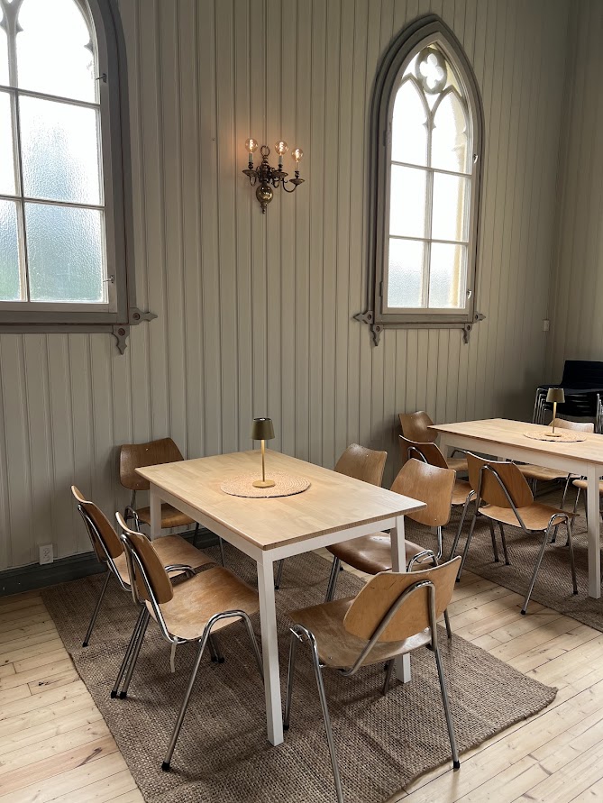 Kapellet har fått et innbydende interiør